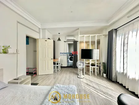 Căn Hộ 1Pn 55m2 balcony máy giặt riêng cửa sổ trời, dọn phòng hằng tuần Nhà thờ Đức Bà, Bason