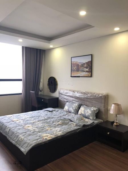 Cần cho thuê gấp CH 3PN, DT 106m2 khu Resco Cổ Nhuế nội thất cơ bản. Giá 12 triệu/th LH: 0979062668