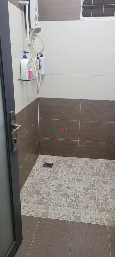 Tìm nữ NVVP or SV ở ghép 96/3 tây hòa, phước long A, q9