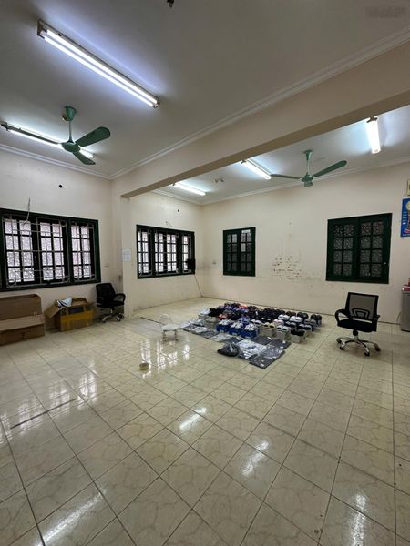 Cho thuê Văn phòng giá rẻ tại Lê Thánh Tông, 23 triệu, 131m2, Chính chủ,.Hoàn Kiếm, Hà Nội