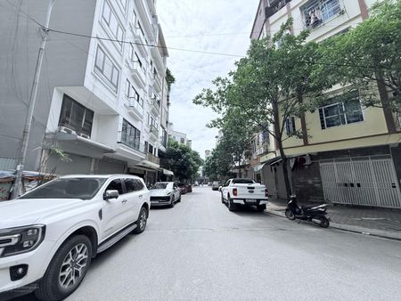 Cho thuê nhà ngõ 172 Phú Diễn, 45m2, 7 tầng, thang máy, nhà mới, 20tr