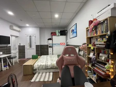 Chào bạn Mình cần tìm Nữ ở ghép, căn Studio, căn hộ dịch vụ: + Diện tích Phòng: 35m2