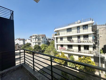 Phòng ban công góc 4 KDC thiết kế hiện đại, máy giặt riêng 5.500.000
