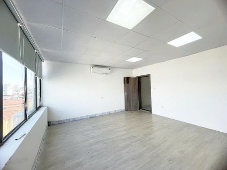 Chính chủ cho thuê vp 35m2 đường Trần Vỹ, nhà mới keng hướng Đông Nam, view cực thoáng giá 7 triệu