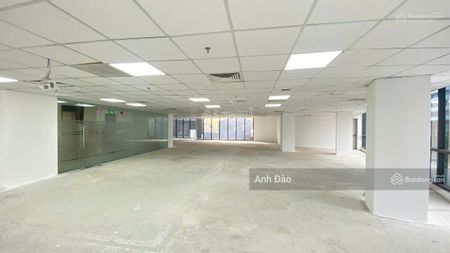 Mặt tiền nhà mới góc 3 mặt tiền đường Cách Mạng Tháng 8, Phường 10, Quận 3, TPHCM