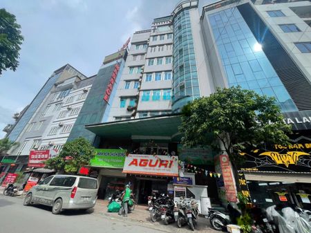 Cho thuê văn phòng mặt phố Thiên Hiền 136m2 giá 16tr