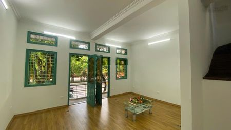 Cho thuê nhà mặt phố Trần Đại Nghĩa diện tích 120m2x5 tầng, mt7m, nhà mới, thang máy