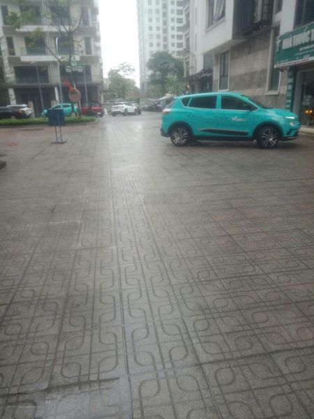 Cho thuê tầng 1 tòa chung cư đường hoàng quốc việt thông sàn 250m2 giá 48tr