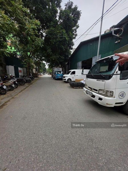 CHO THUÊ KHO XƯỞNG ĐẸP, NGỌC THỤY LONG BIÊN 300m2 cao 8m20 +160m2 gác xép giá 26 triệu