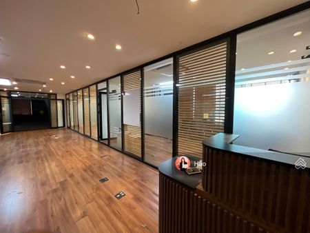 Cho thuê văn phòng khu Trung Yên, dt 320m2, giá 265.000đ/m2/th. Sàn thông, thuê dài hạn