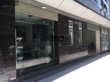 Cho thuê văn phòng ngõ 135 Núi Trúc, Ba Đình. 20m2 tầng 3 giá 4.5tr/tháng. Có điều hòa, thang máy