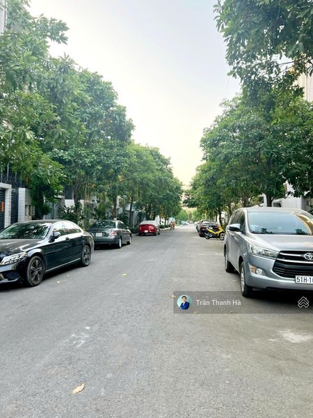 Cho thuê văn phòng 40m² full nội thất, ban công thoáng, view đẹp - Vạn Phúc City