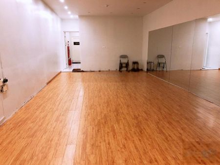 cho thuê nhà mặt phố Tây kết diện tích 50m x 6 tầng , mặt tiền 5m đường to rộng, ô tô tránh nhau