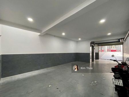 Tầng 2 (5x15m sàn)~65m2 thoáng mát, sẵn 2 phòng ở Vạn Phúc, thang máy máy lạnh, hầm xe. Chỉ 11tr