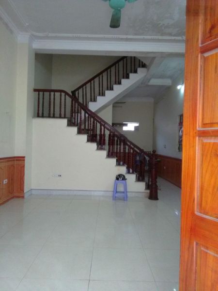 Cho thuê nhà 3 tầng, 1 tum, 4 phòng ngủ, 3 nhà vệ sinh, diện tích 50m2 1 sàn