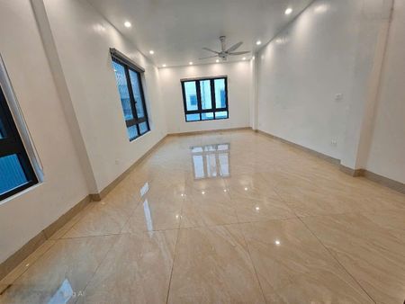 Cho thuê nhà nguyên căn mới, 5 tầng Cự Khối, Long Biên