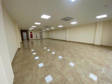 Cho thuê tòa nhà đường Cầu Diễn, Bắc Từ Liêm, HN. DT 150m, 6 tầng, 1 hầm, thông sàn có thang máy.