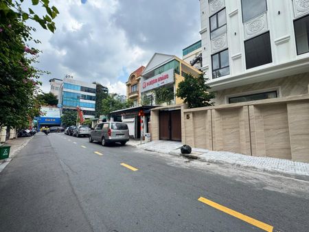 Siêu phẩm ! Đường Trần Quốc Thảo, Quận 3! (150 triệu/th)
