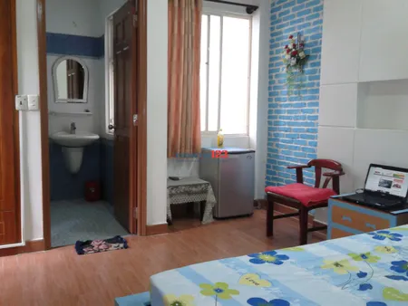 Phòng quận 10 dt 24 m2. đủ tiện nghi . 4tr/th