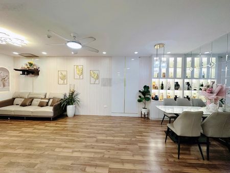 Hot! Cho thuê căn hộ cao cấp tại Kosmo Tây Hồ, 17 triệu, 80m2, đầy đủ tiện ích
