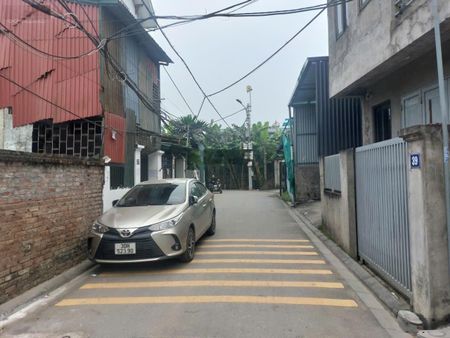 Cho thuê nhà cấp 4 sạch đẹp, rộng rãi Long Biên, Hà Nội. Ngõ ô tô vào thoải mái. LH 0989385861