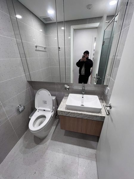18tr/tháng 2 Ngủ 2 vs full đồ Decor tại 90 Đường Láng ( Có Slot Oto ) , Nội thất mới Cứng
