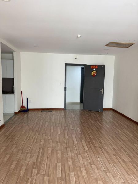 Cho thuê CC Diamond Riverside, diện tích 75m2, 2PN, 2WC, nhà trống, giá 8 triệu