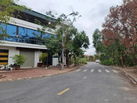 Bán lô góc giãn dân niềm xá vệ an dt 140m2, mt 6.4m hướng đb và đn, giá 12tỷ