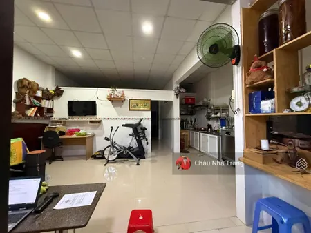 Bán nhà hẻm trần quy cáp dt 127,1m2 giá chỉ 4ty450