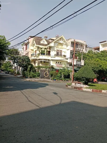 8tỷ999 đất 88m2 đường bình phú q6 xe hơi tới nhà