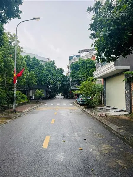 Rẻ nhất long biên 136.8m2 đất ngõ ô tô thông mặt tiền rộng 6m6