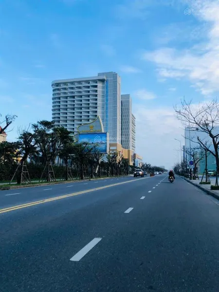 Bán 3 lô liền kề mt trường sa, hoà hải, ngũ hành sơn, đà nẵng. ngay bãi tắm non nước 300m2 mt 15m