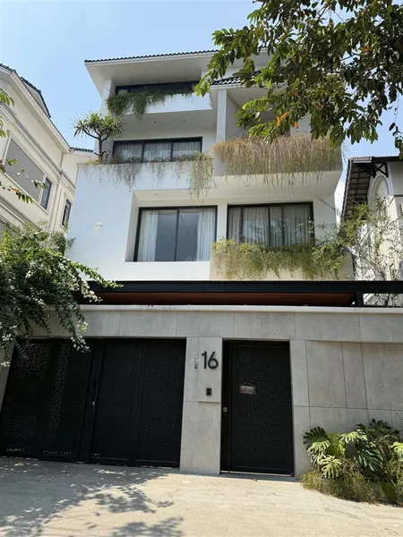 Hot bán biệt thự view đẹp tại sadeco ven sông, 63 tỷ vnd, 216 m2, sổ hồng đầy đủ