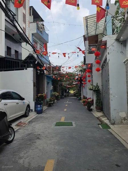 Nhà thới an quá rẻ oto đậu cửa nhà 2 tầng sạch sẽ về ở ngay nhà thới an sát bên trường học