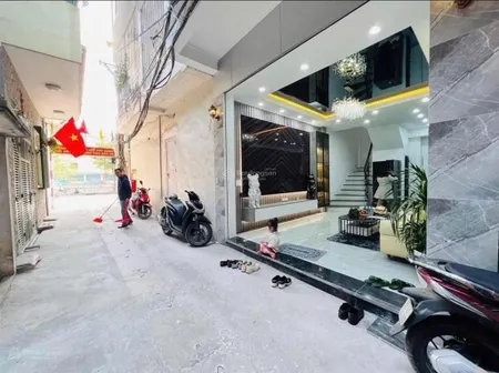 8 tỷ nhà gần aeon long biên 50m2 xe 7 chỗ đậu cửa