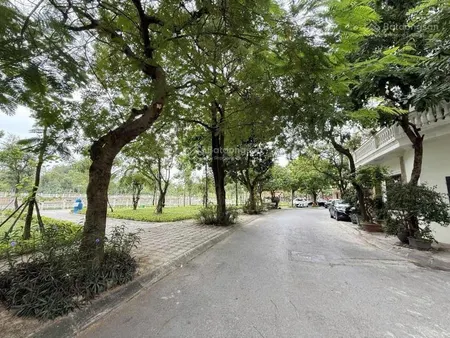 Bán đất phố thanh am, long biên 61m đường 10m vỉa hè kd sát công viên 100m ra đường 40m