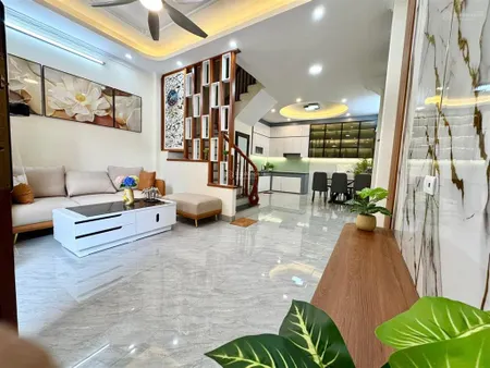 Bán nhà p. vĩnh hưng, dt 40m2 giá 7.3 tỷ, nhà đẹp full nội thất ở ngay, 20m ra ô tô
