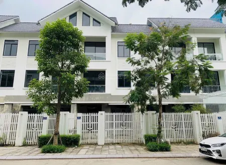 Bán nhà vườn d4 geleximco view trực diện vườn hoa gần aeon mall hà đông.