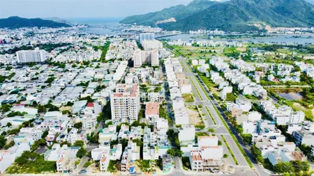 Bán nhanh nhà phố 5 tầng kđt vcn phước long 2 nha trang. sổ hoàn công, có thang máy. đường rộng 20m