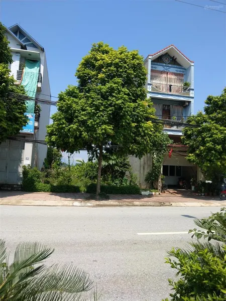Hàng đep mặt đường quốc lộ 21 trung sơn trầm sơn tây