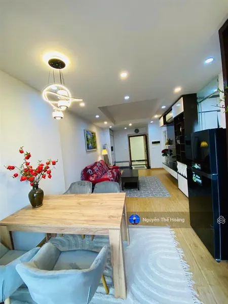 Gia đình cần bán ch 2n 2wc, 80m2 tòa goldsilk. tầng trung bc thoáng, full đồ, phù hợp ở lâu dài