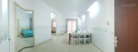 Bán gấp căn hộ hoàng quân gần biển chỉ 2tỷ250tr đã có sổ, dt 64m2, 2pn 2wc, full nội thất, bớt lộc