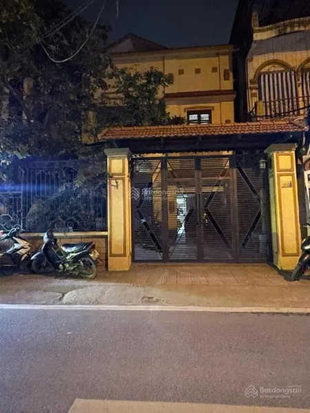 Cần bán biệt thự mặt phố an thái, mặt tiền 8.6m, vỉa hè, đường rộng, khu vực dân trí cao, kd đỉnh