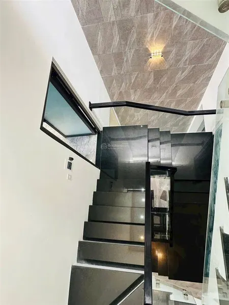 Bán nhà 3 tầng đường thanh lương 18