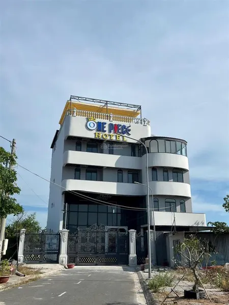 Chính chủ gửi bán căn nhà khách sạn tuyệt đẹp với các đường cong theo phong cách địa trung hải.