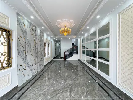 Nhà 5 tầng thang máy mặt đường ngô gia tự 78.9m2 nội thất cao cấp