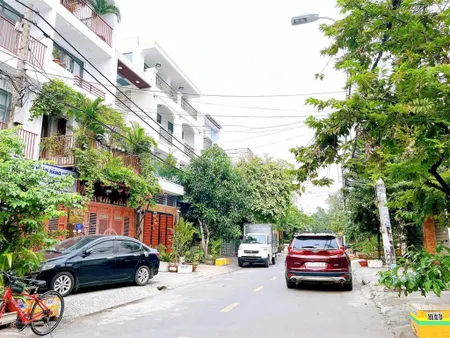 Mặt tiền đường t8, phường tây thạnh, quận tân phú. dt 4x25met, vuông vức giá 9,8 tỷ tl