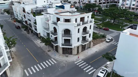 Bán nhà xây sẵn kđt vcn phước long 2