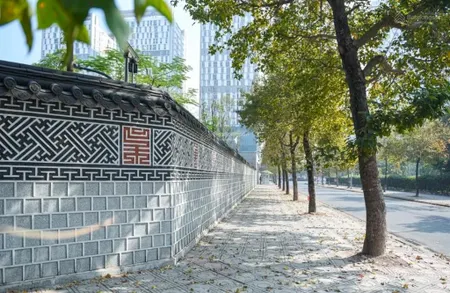 Phố nguyễn xuân khoát, đsq hàn quốc, 90m2, toà 7 tầng tm, 18 căn hộ dt 120 tr, oto vào, sát nội khu