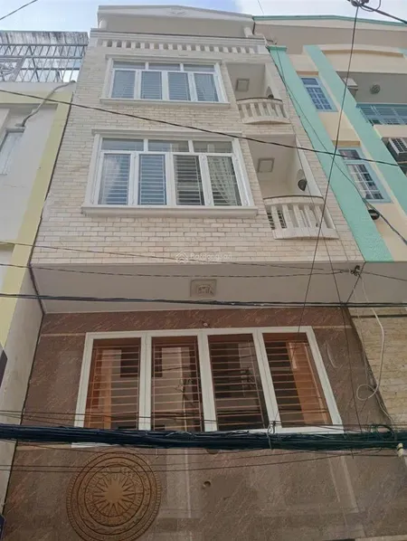 Bân gấp nhà 4 tầng, quận 4 chỉ 4,5 tỷ